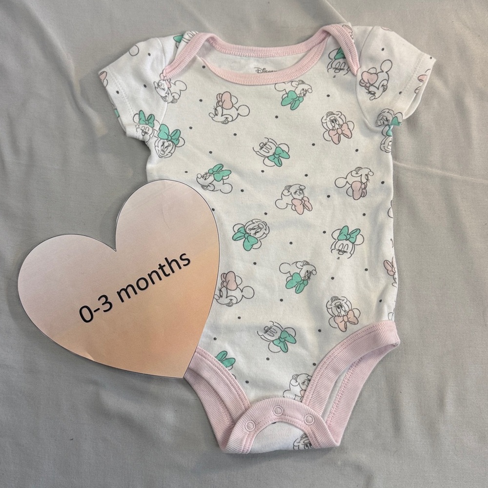 Disney - Minnie Mouse - short sleeve newborn onesie top/shirt. Size 0-3 months